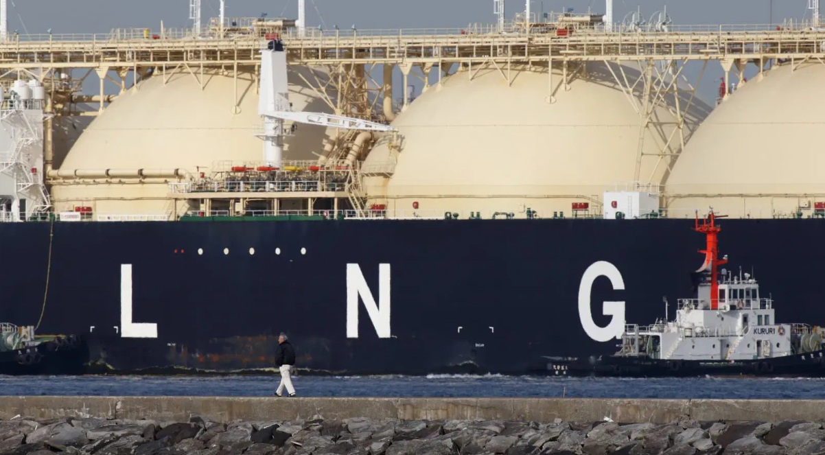 LNG energy supply and petroleum terminal operations